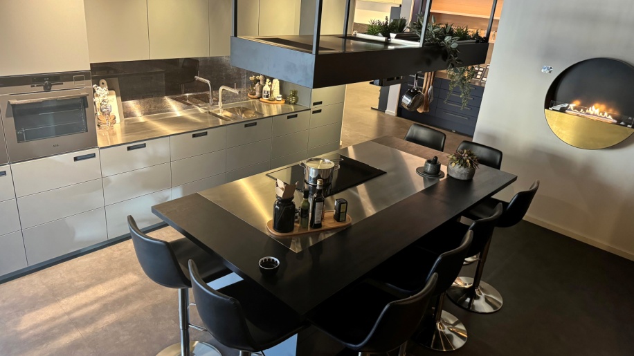 S19 klippegrå køkken fra Svane Køkkenet