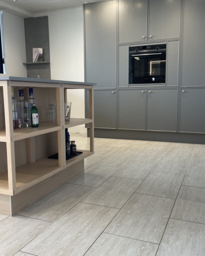 Notes gold & New Tradition køkken fra Svane Køkkenet