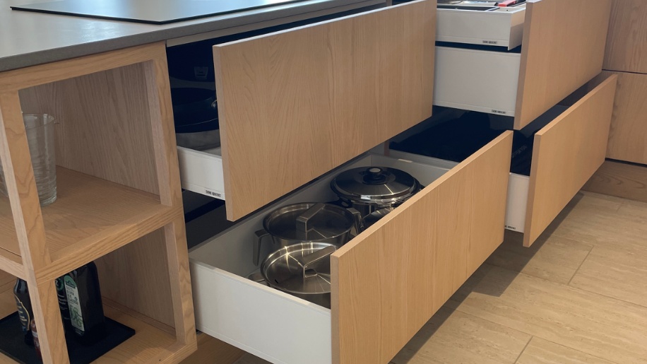 Notes gold & New Tradition køkken fra Svane Køkkenet